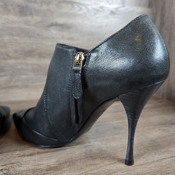 Tory Burch Lorelei Charcoal Gray Black Leather Point Toe Ankle Boot Bootie Sz 7M - Picture 9 of 16